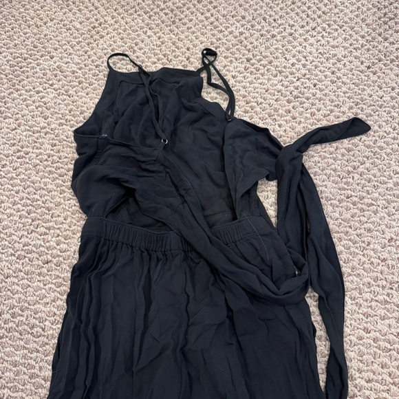 Abercrombie and Fitch open back jumpsuit - Picture 5 of 5